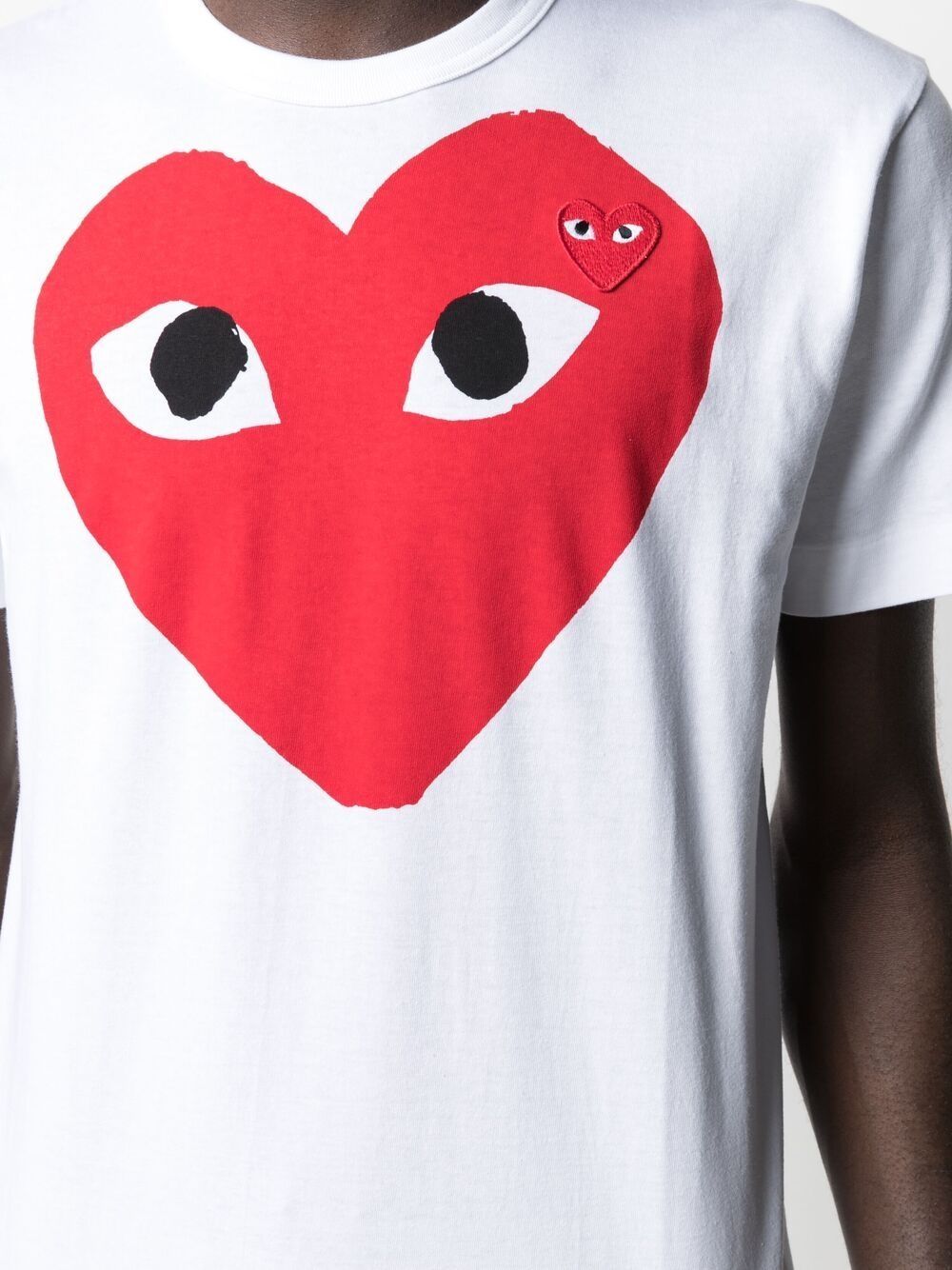 T-shirt con stampa cuore centrale