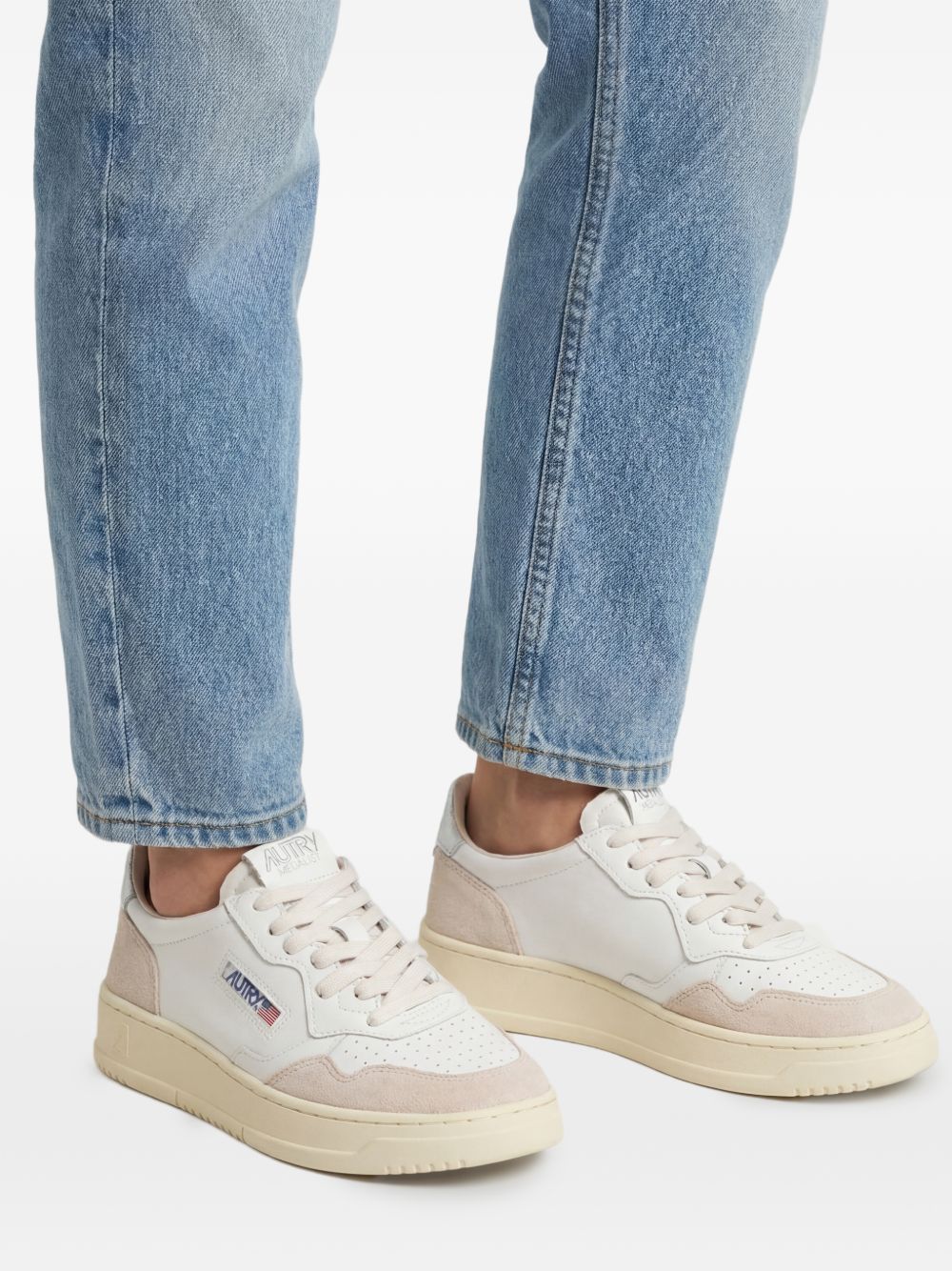 MEDALIST LOW SNEAKERS AULW LS74WHITE/SILVER AUTRY