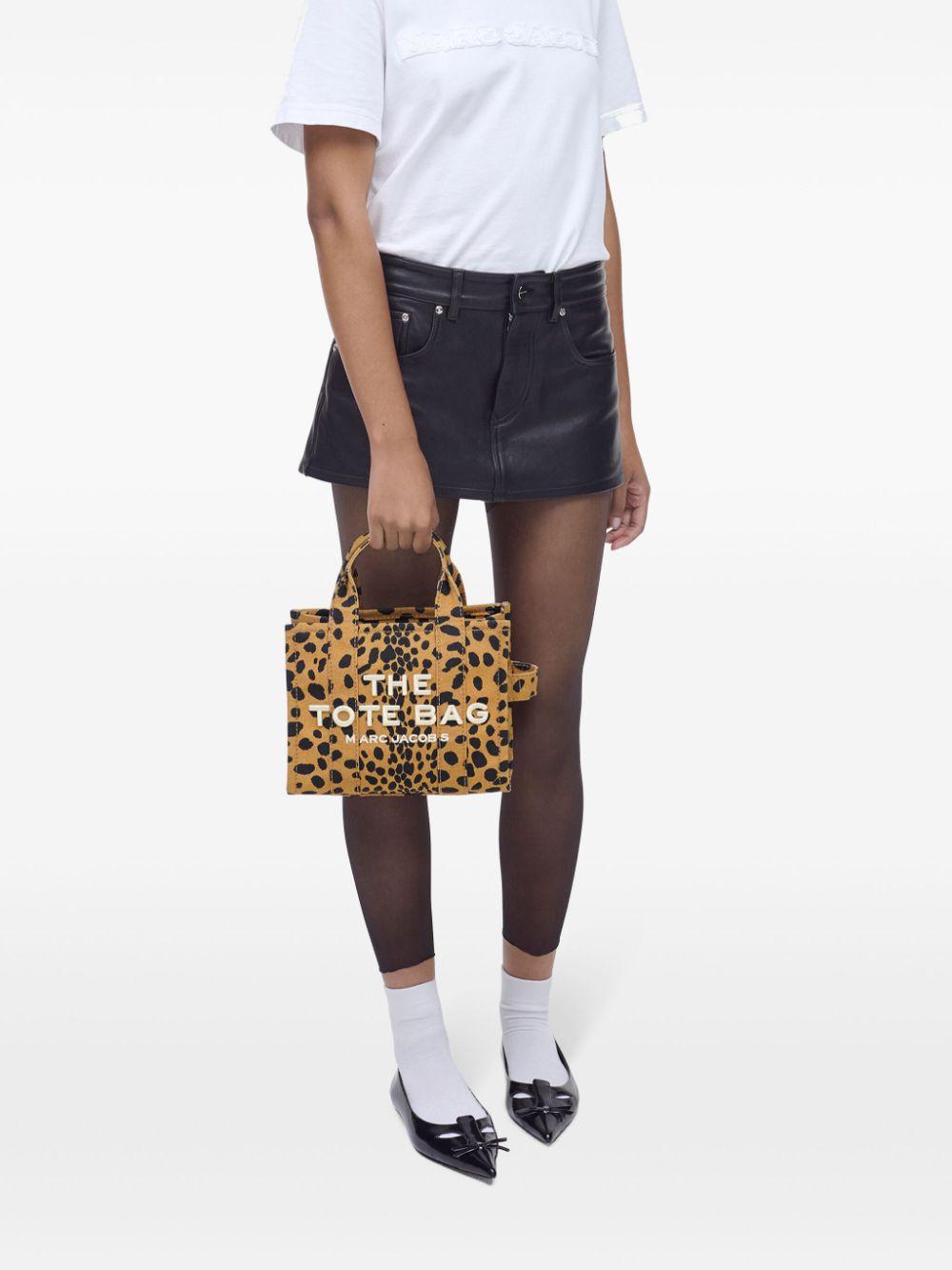 The Cheeta Tote Bag<BR/><BR/><BR/> 2R4HTT028H03 002 MARC JACOBS