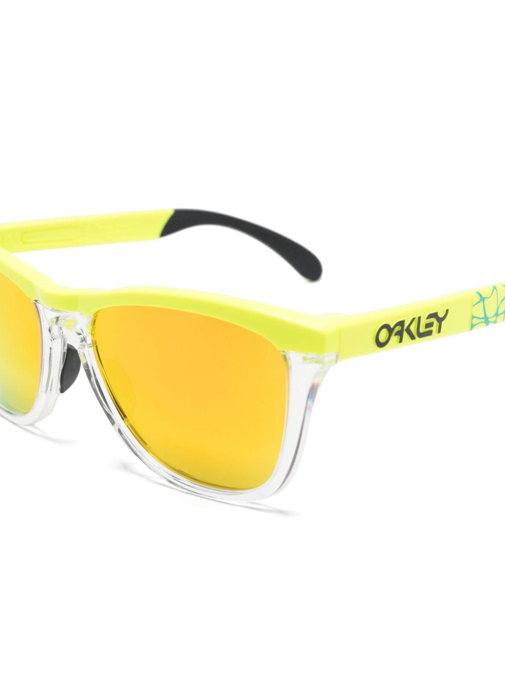 Frogskins Range sunglasses<BR/><BR/> 0OO9284 928415 OAKLEY