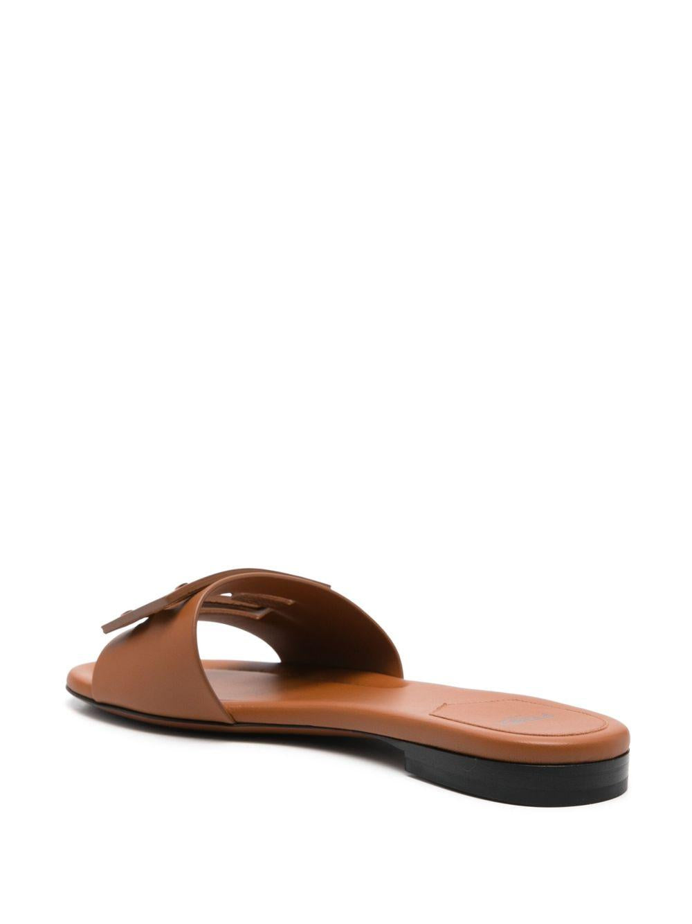 Baguette leather slides 8R8136 AE7TF1C4R FENDI
