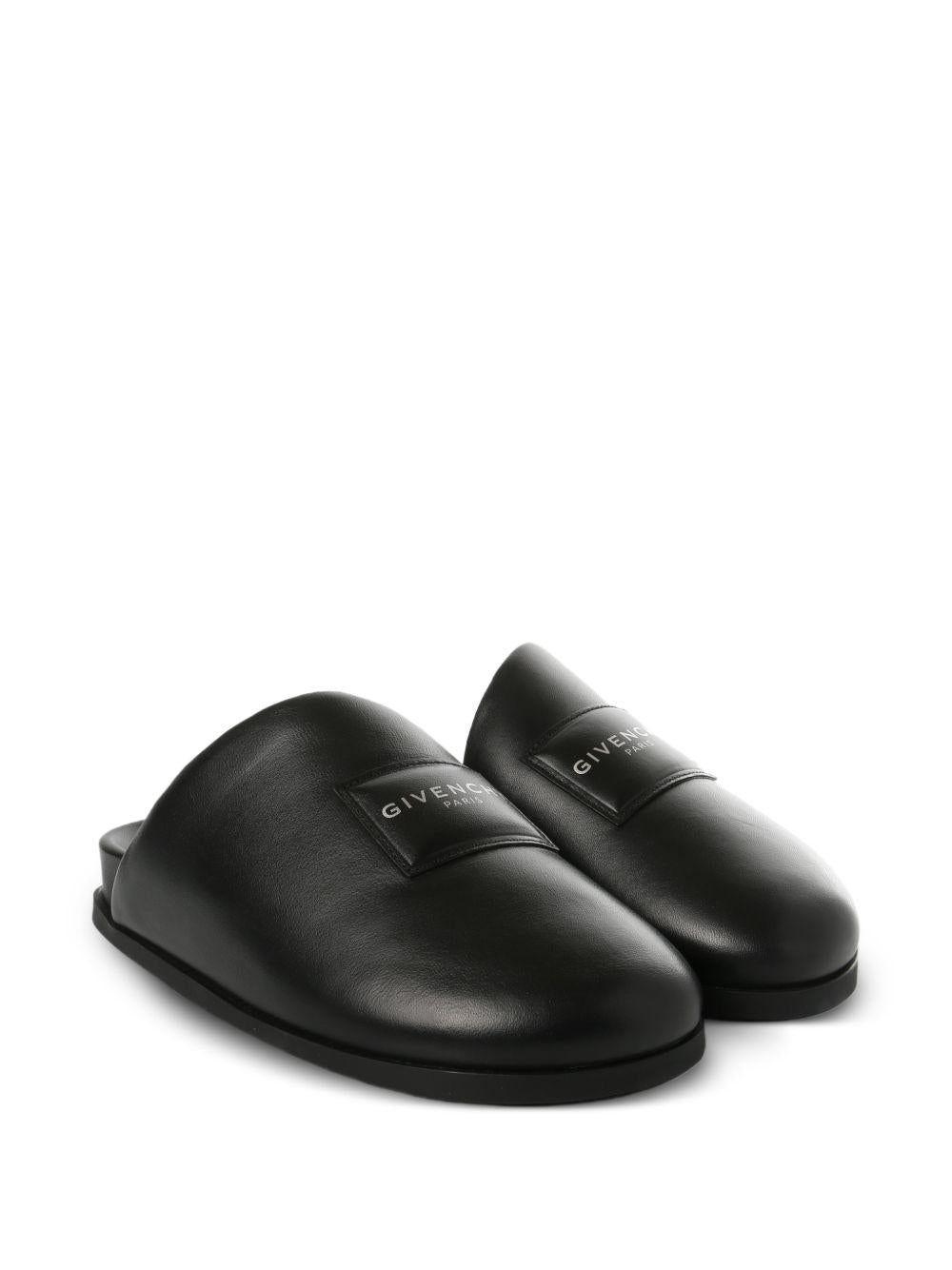 Label flat mules BE30AKE2GB 001 GIVENCHY