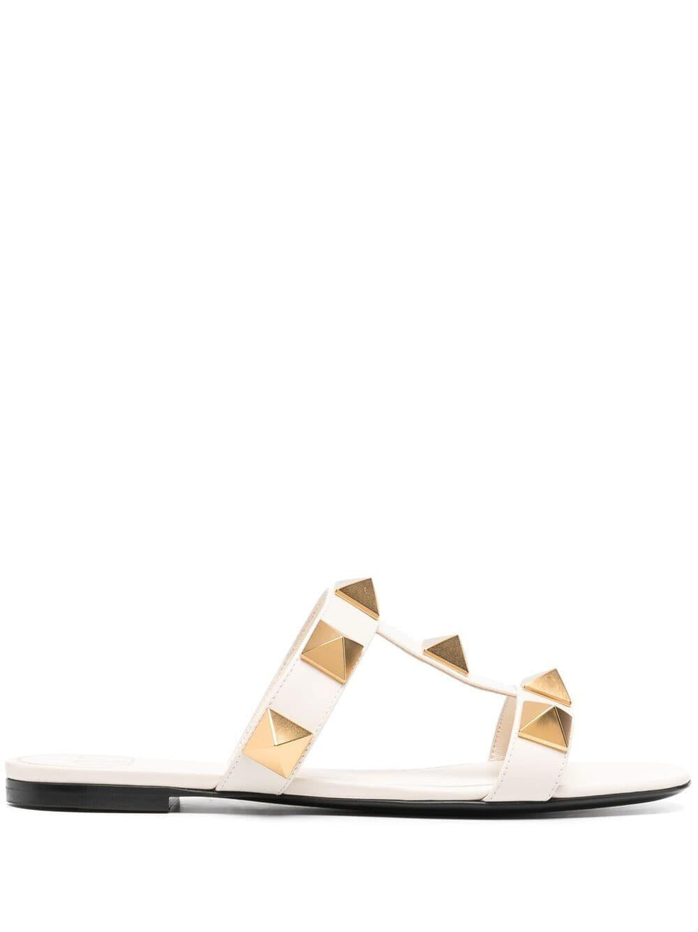 Roman Stud flat leather sandals<BR/><BR/><BR/> ZW2S0BU9ZWM I16 VALENTINO GARAVANI