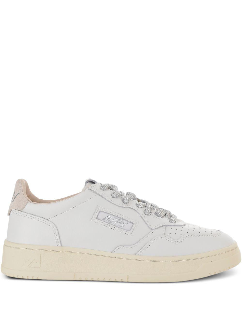 Medalist Low sneakers AULW SW02WHITE/SILVER AUTRY