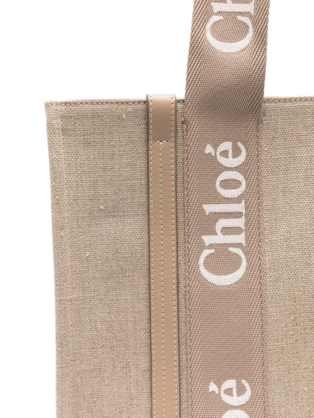 Medium Woody tote bag<BR/><BR/><BR/> CHC23AS383L17 20E CHLOÉ
