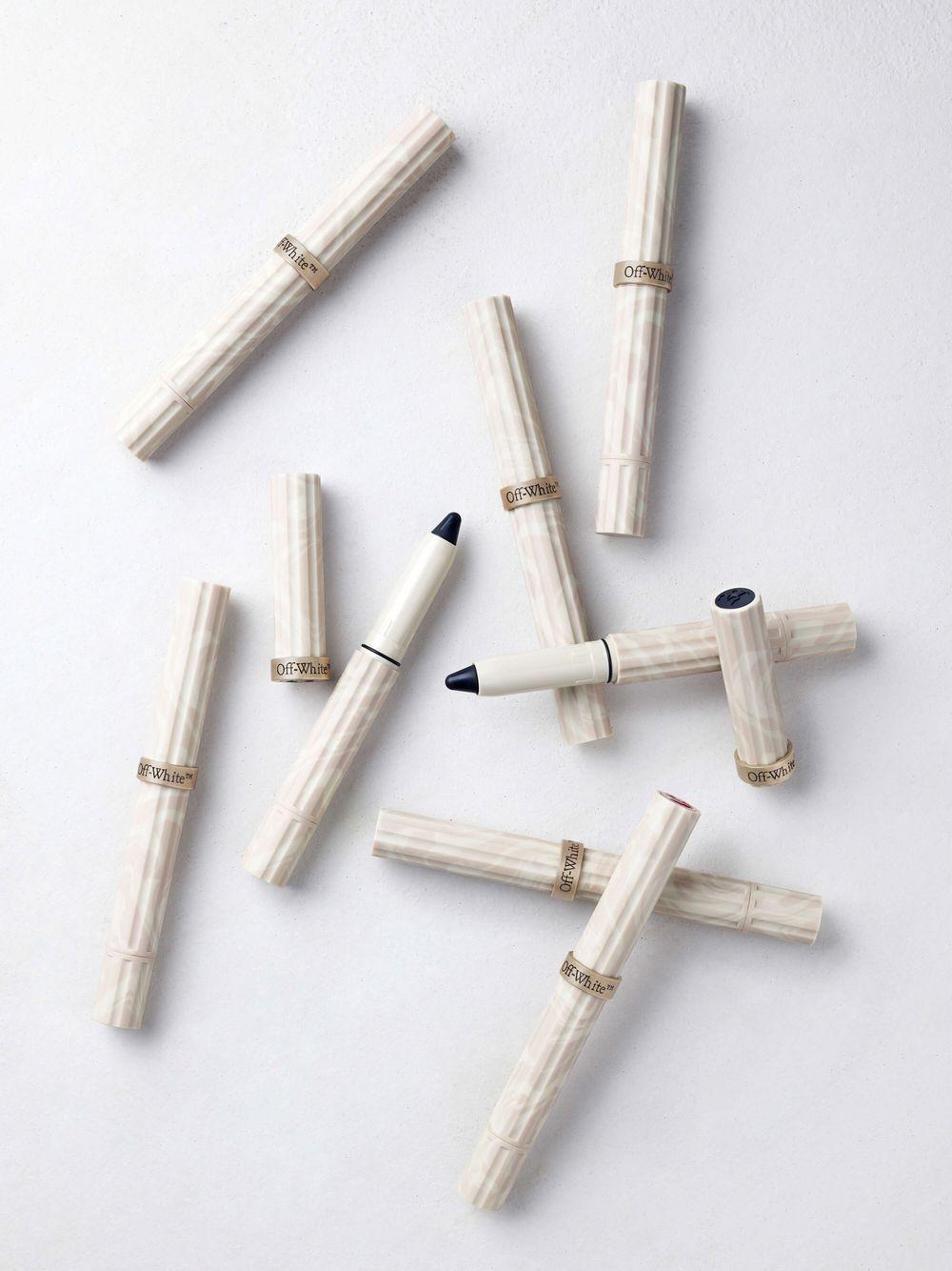 Black Face & Body Solid Pigment crayon IM JET OFF-WHITE