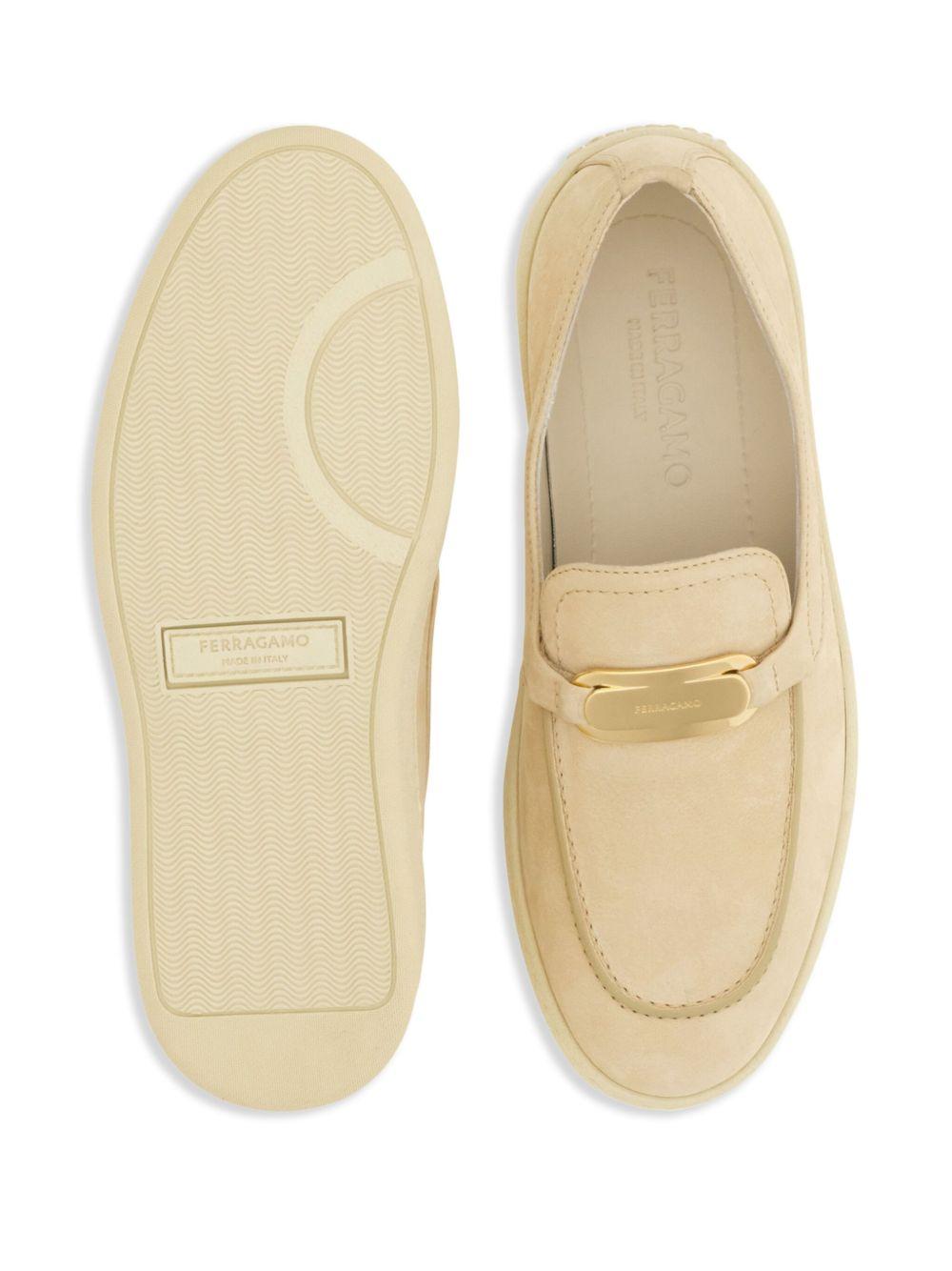New Vara loafers<BR/><BR/><BR/> CRIO 779039DESERT MASCARPONE FERRAGAMO