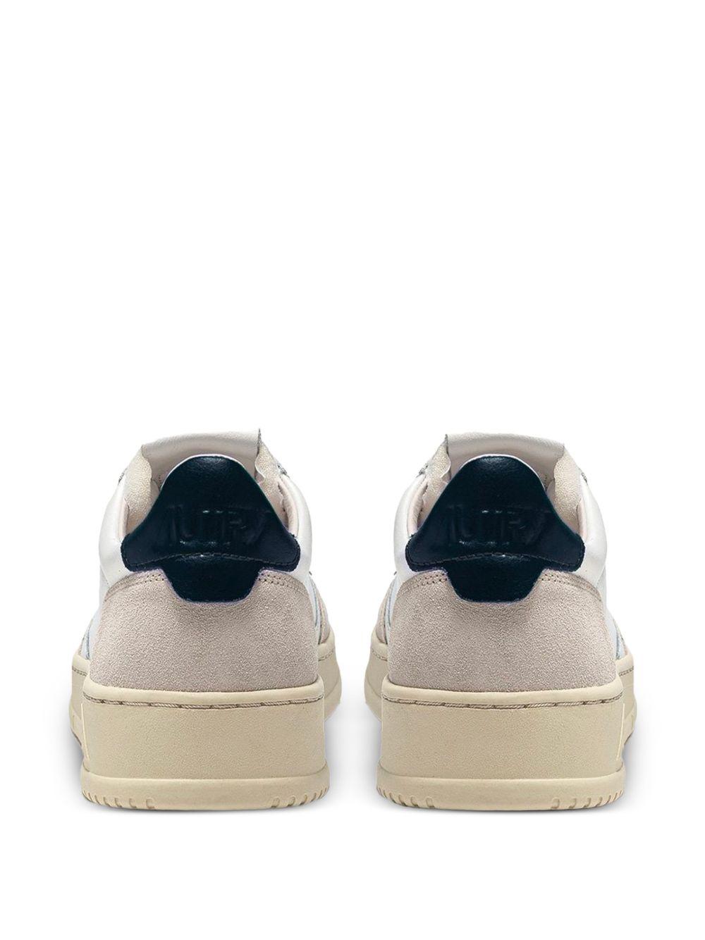 Medalist Low sneakers AULM LS28WHITE/BLUE AUTRY