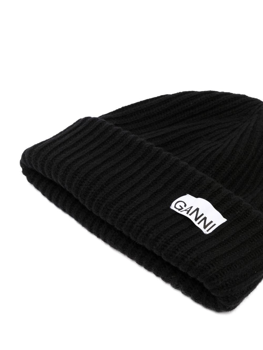 Logo-patch ribbed-knit beanie A4429 099 GANNI