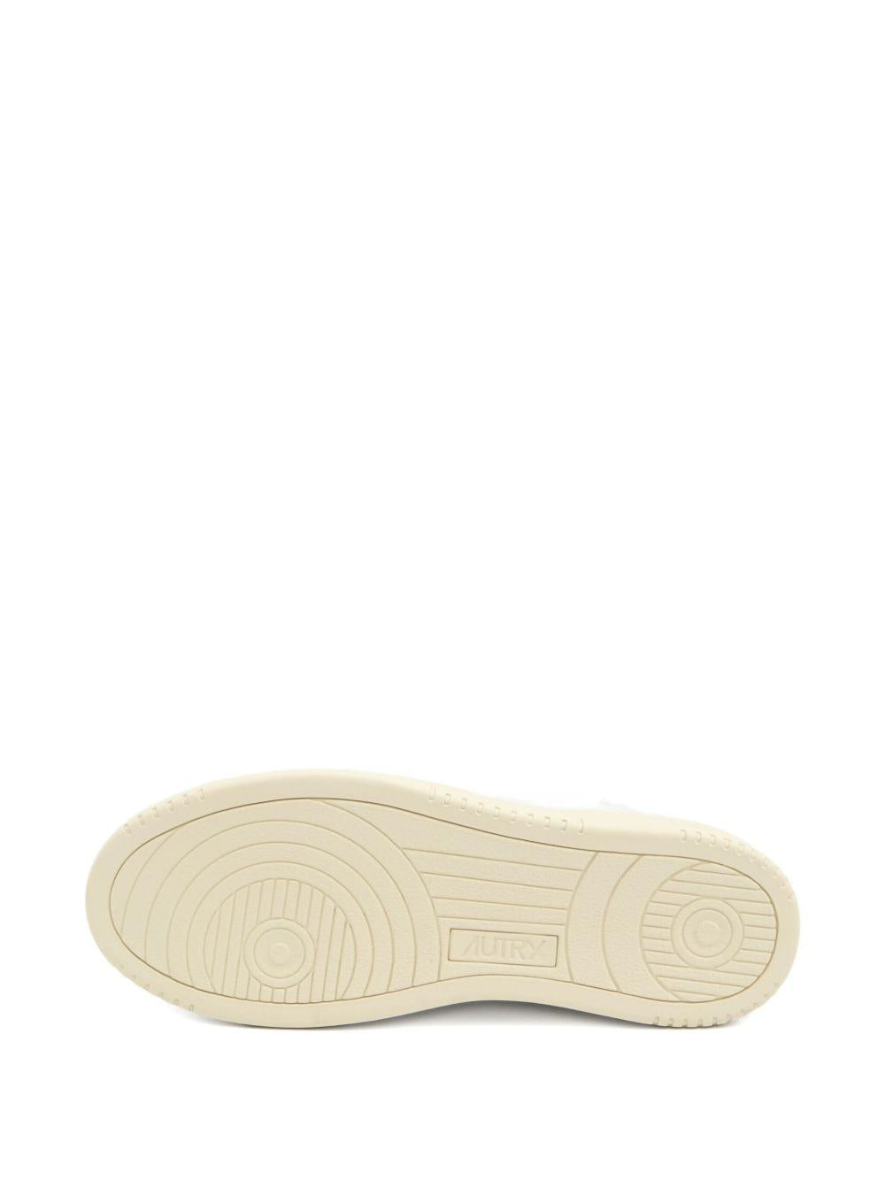 Medalist Low Sneakers in White Leather and Beige Suede AULW LS02WHT/BRNSUG AUTRY