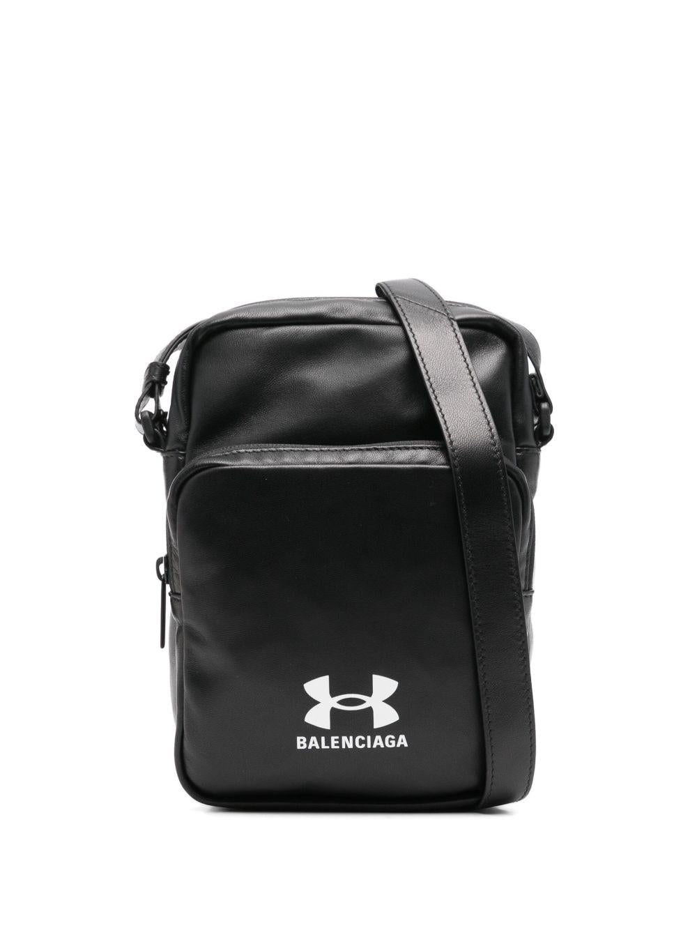 Crossbody pouch I UNDER ARMOUR 811907 2ABJJ1000 BALENCIAGA I UNDER ARMOUR