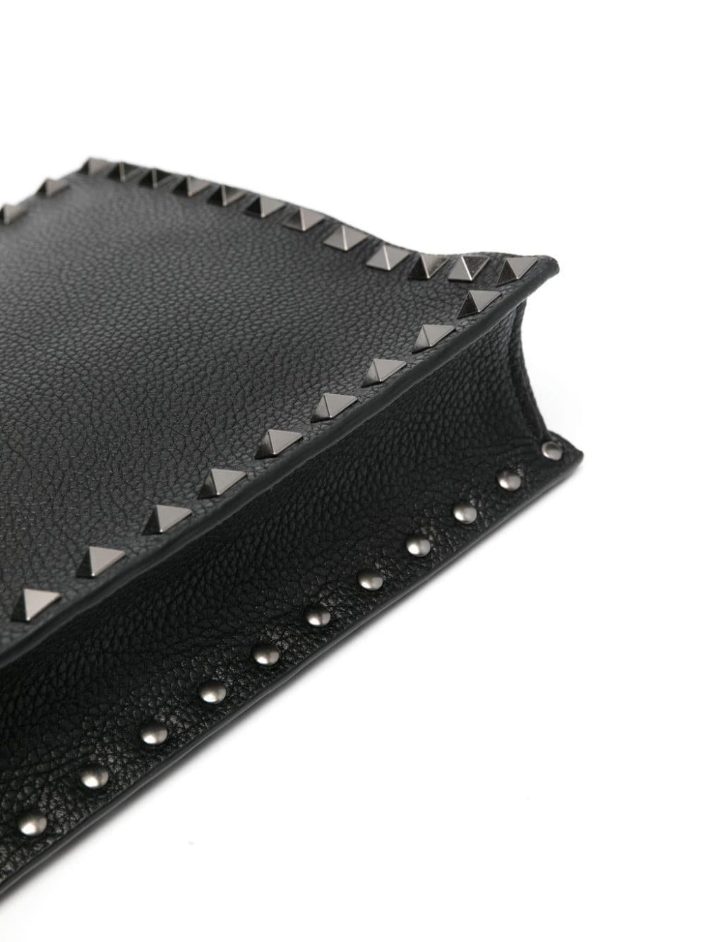 Rockstud leather clutch bag<BR/><BR/><BR/> 4Y2P0U47BVR 0NO VALENTINO GARAVANI