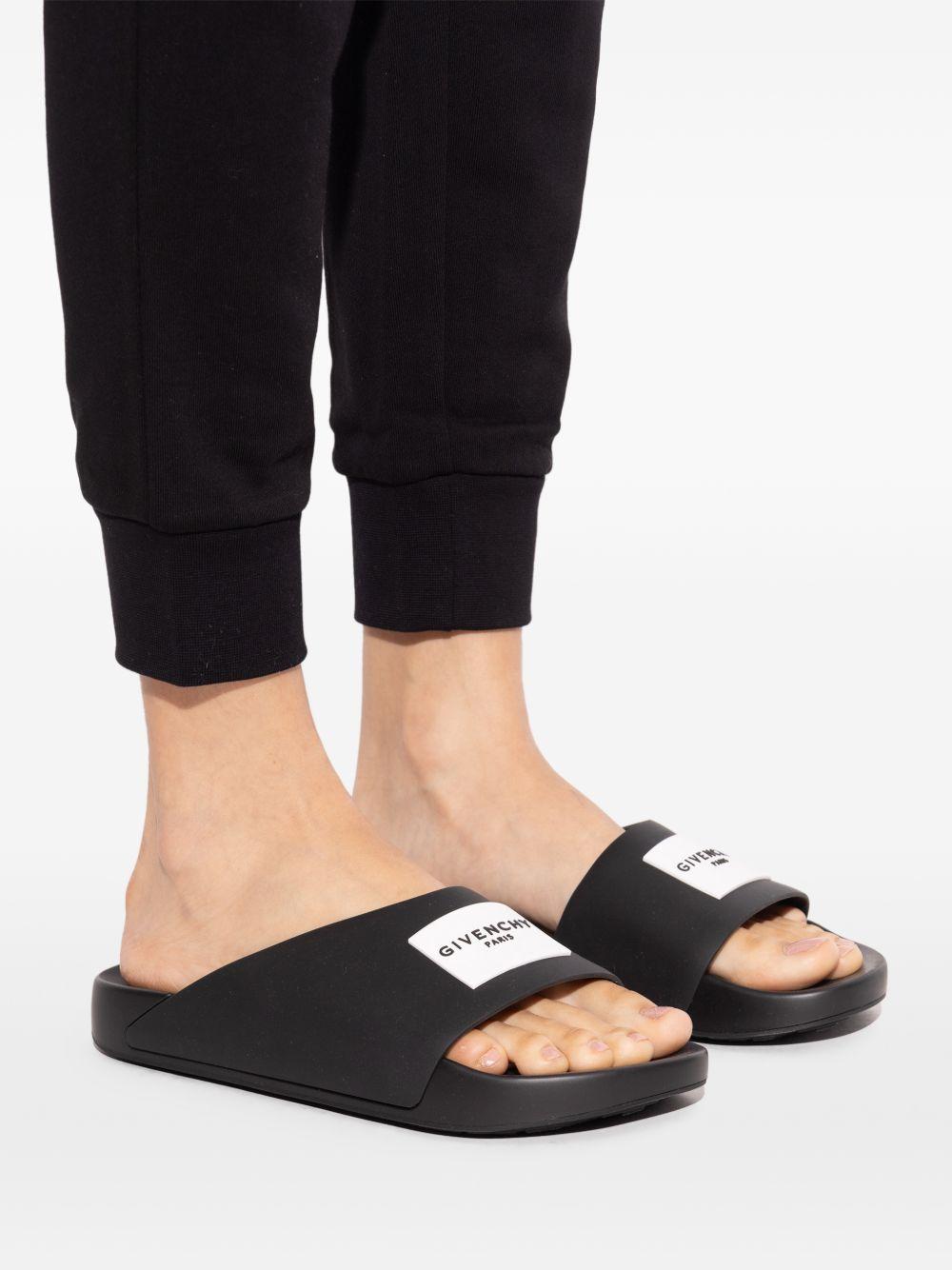 Label flat mules in rubber BE30AJE2GA 001 GIVENCHY