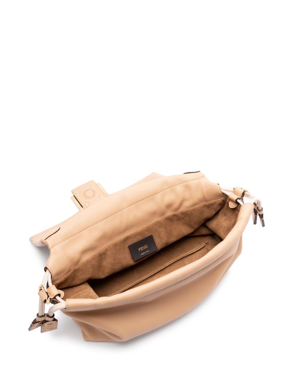 Mamma Baguette Medium 8BR833 AQ0DF0J2K FENDI