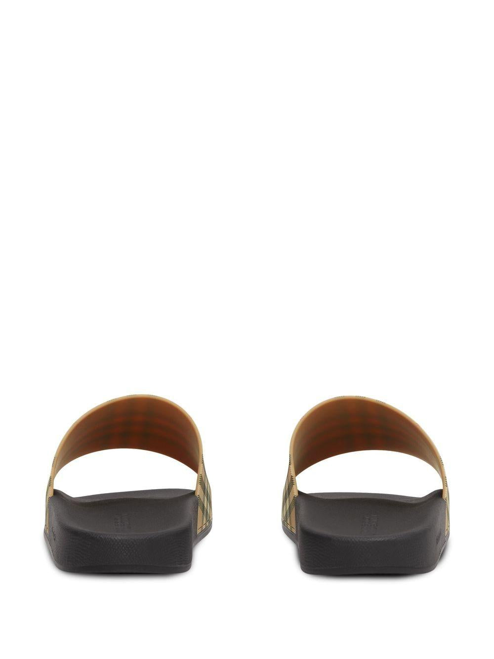slide sandals with vintage heck motif 8056942 A7028 BURBERRY