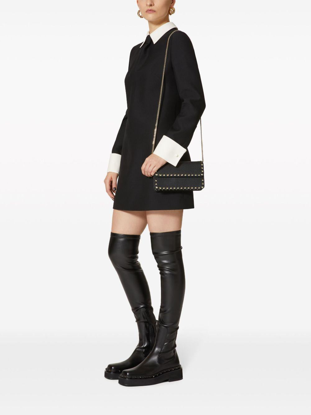 Rockstud leather clutch bag<BR/><BR/><BR/> 6W2P0S61VSH 0NO VALENTINO GARAVANI