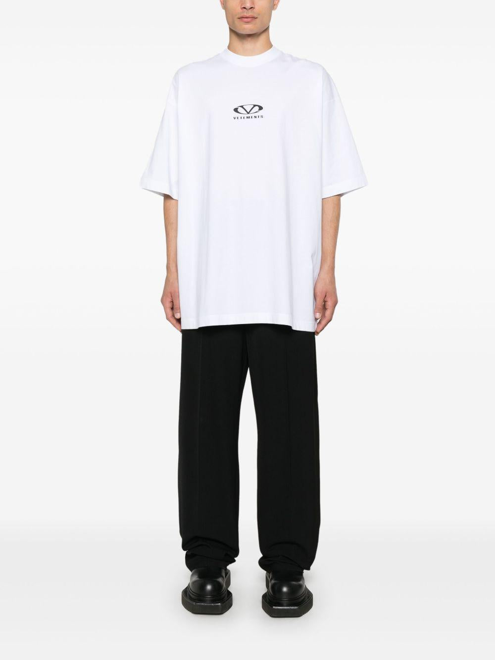 Logo-print T-shirt<BR/><BR/><BR/> UA66TR605 W VETEMENTS