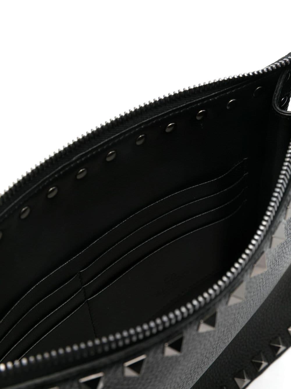 Rockstud leather clutch bag<BR/><BR/><BR/> 4Y2P0U47BVR 0NO VALENTINO GARAVANI