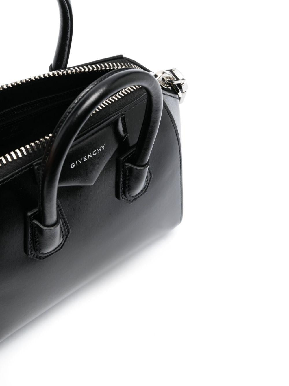 Antigona logo-lettering tote bag<BR/><BR/> BB50TNB1R0 001 GIVENCHY