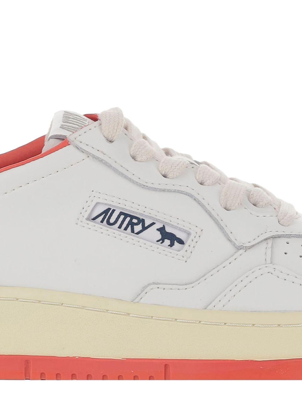 MEDALIST LOW 'MAISON KITSUNÉ' SNEAKERS IN WHITE AND CLAY RED LEATHER AULW MK02WHT/RED AUTRY x MAISON KITSUNÉ