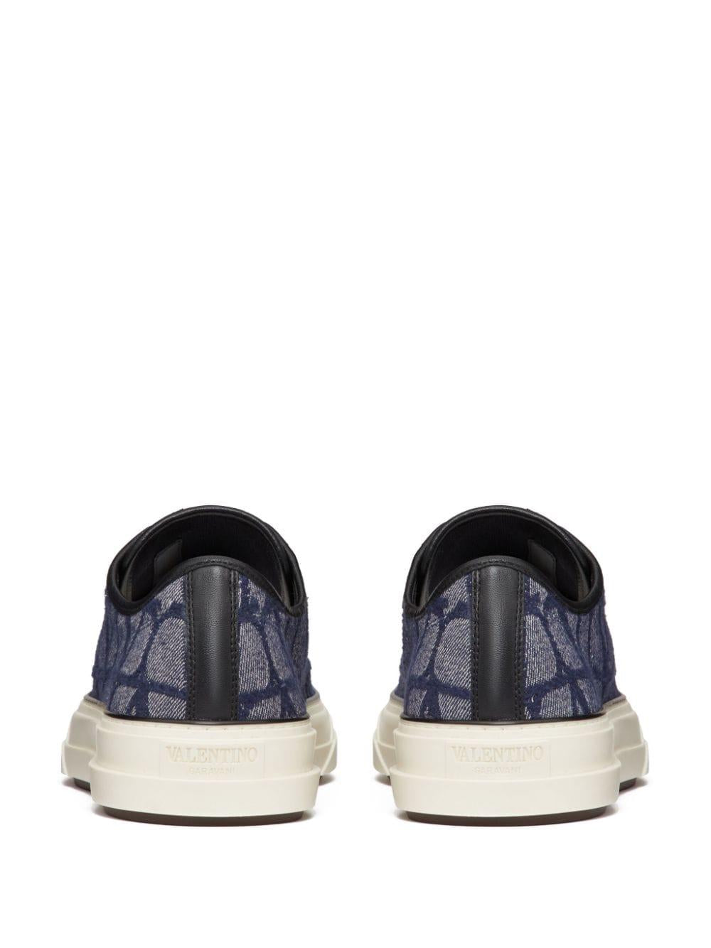 Toile Iconographe Totaloop denim-effect sneakers 4Y2S0H02HQW YEX VALENTINO GARAVANI