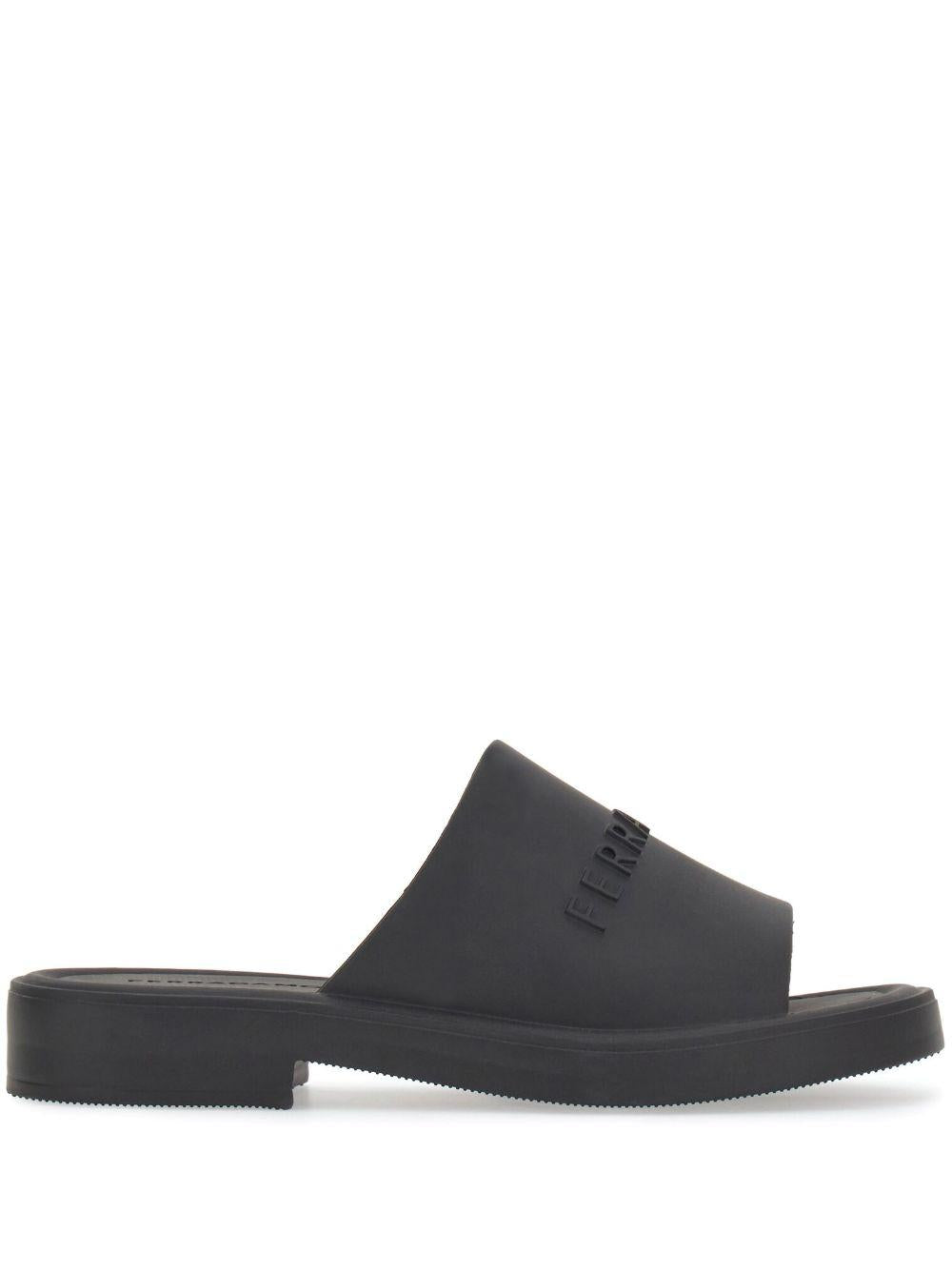 Logo-embossed sandals GIUNEVA 021678NERO FERRAGAMO
