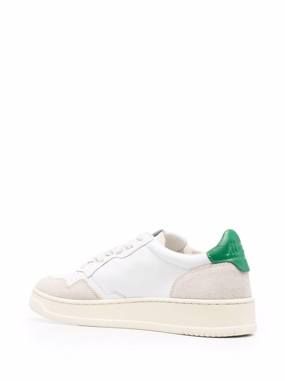 Medalist Low Sneakers in White Leather and Beige Suede AULM LS23WHT/AMAZ AUTRY