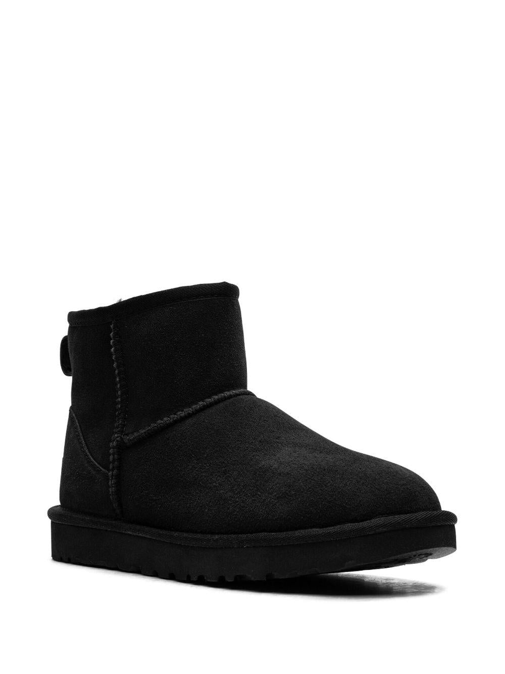 Classic Mini II boots 1016222 BLK UGG