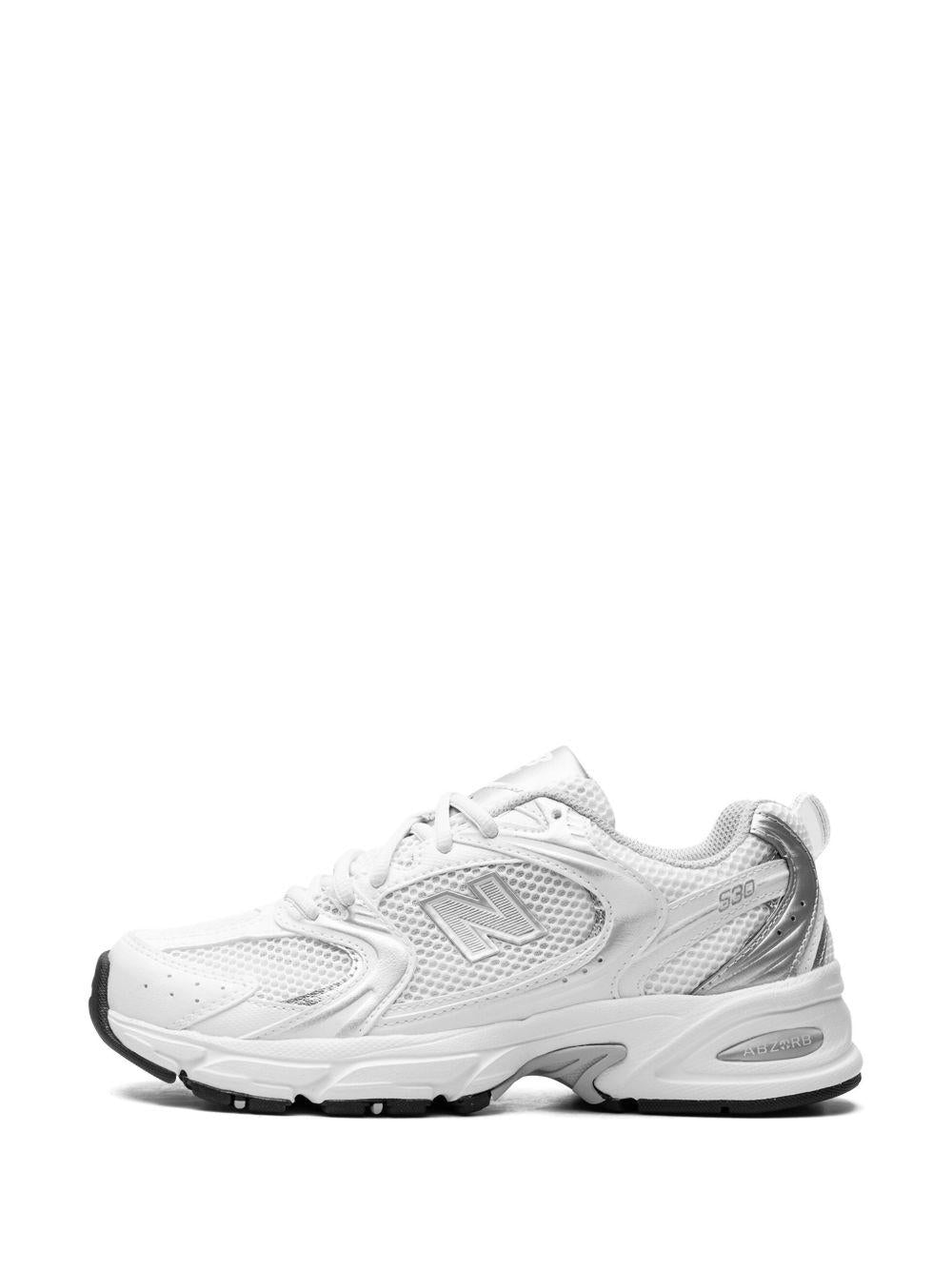 530 low-top sneakers<BR/><BR/><BR/> MR530EMA WHITE/SILVER NEW BALANCE