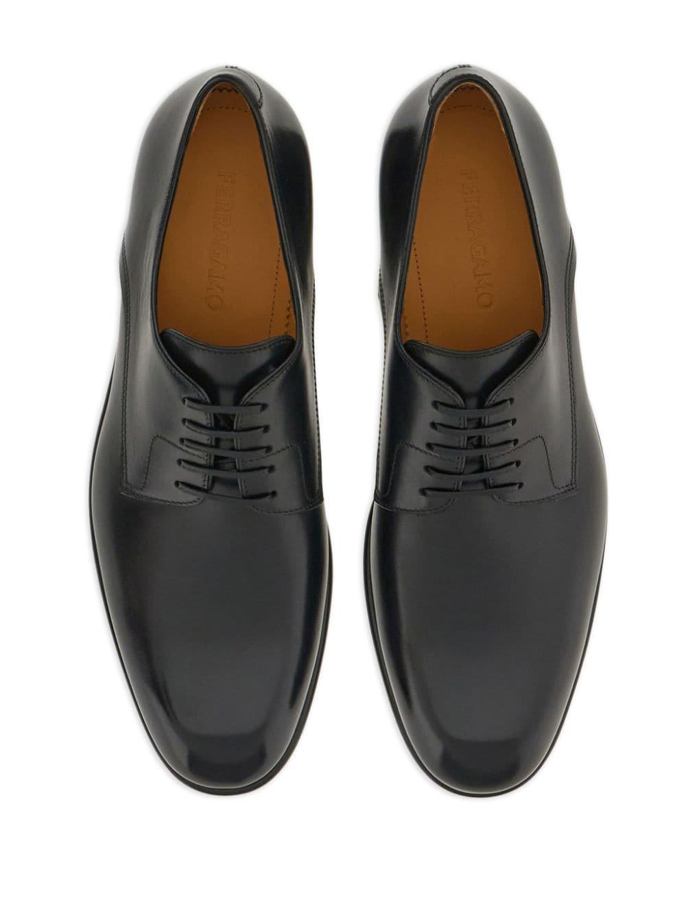 lace-up leather derby shoes<BR/><BR/><BR/> FOSCO 0762619NERO FERRAGAMO