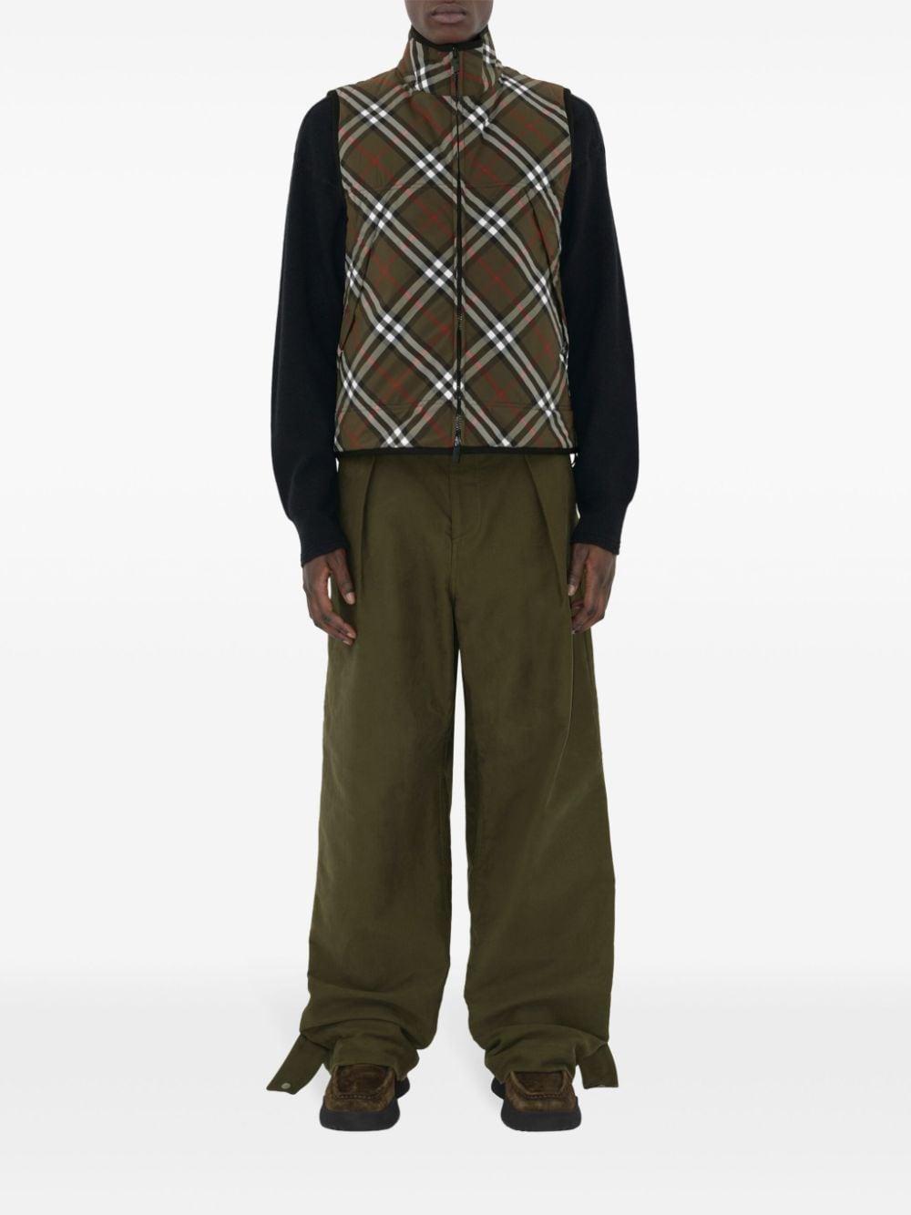 Checked padded gilet<BR/><BR/><BR/> 8101849 C1205 BURBERRY