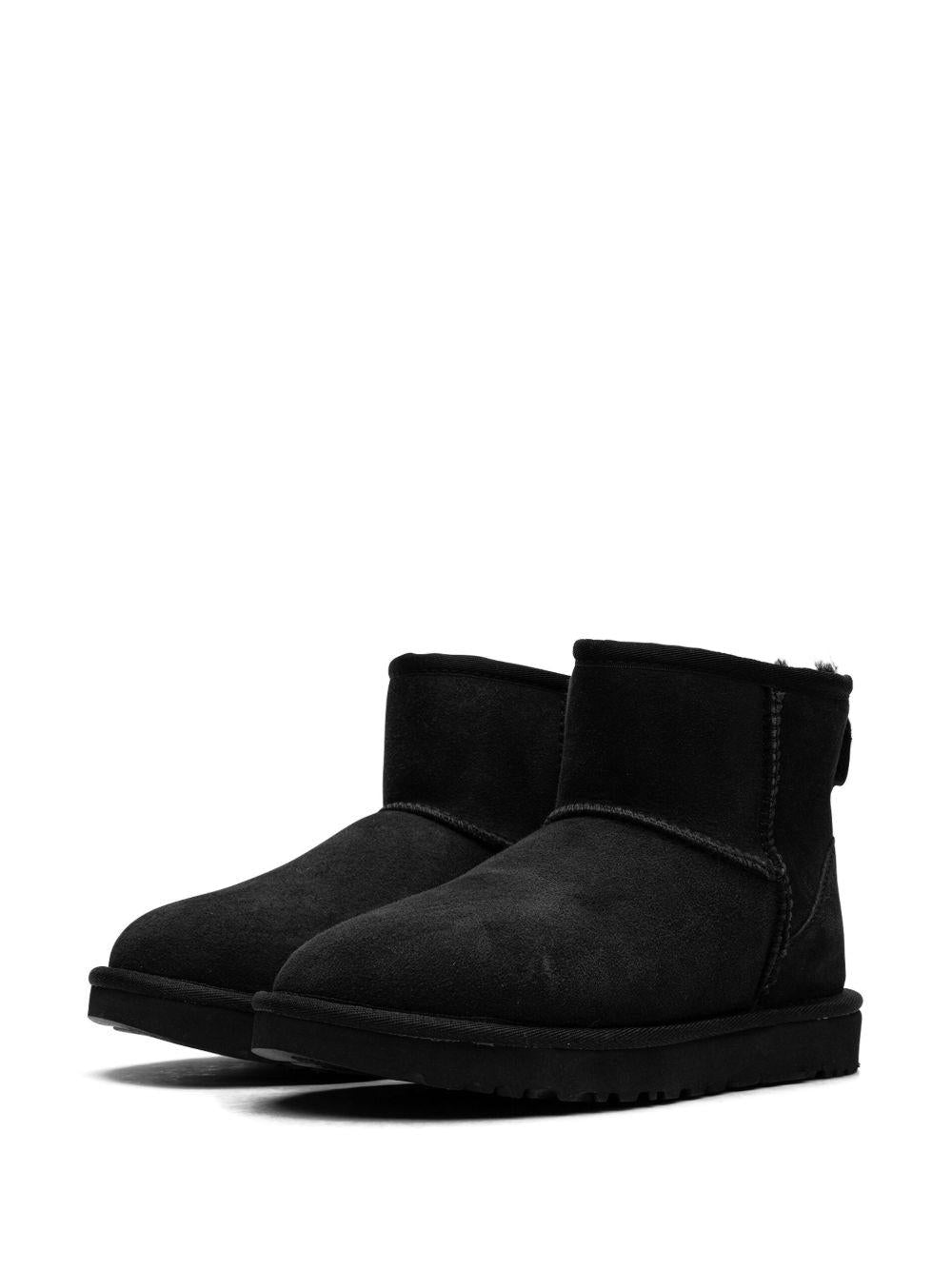 Classic Mini II boots 1016222 BLK UGG