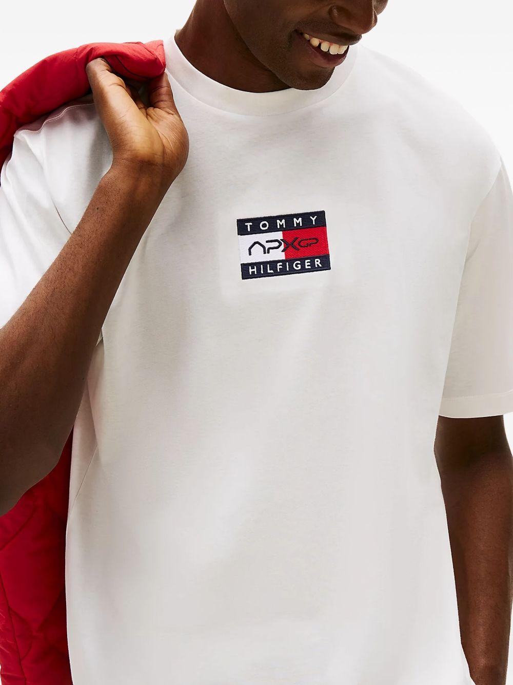 The APXGP Collection Flag Relaxed T-Shirt MW0MW41391 YBL TOMMY HILFIGER