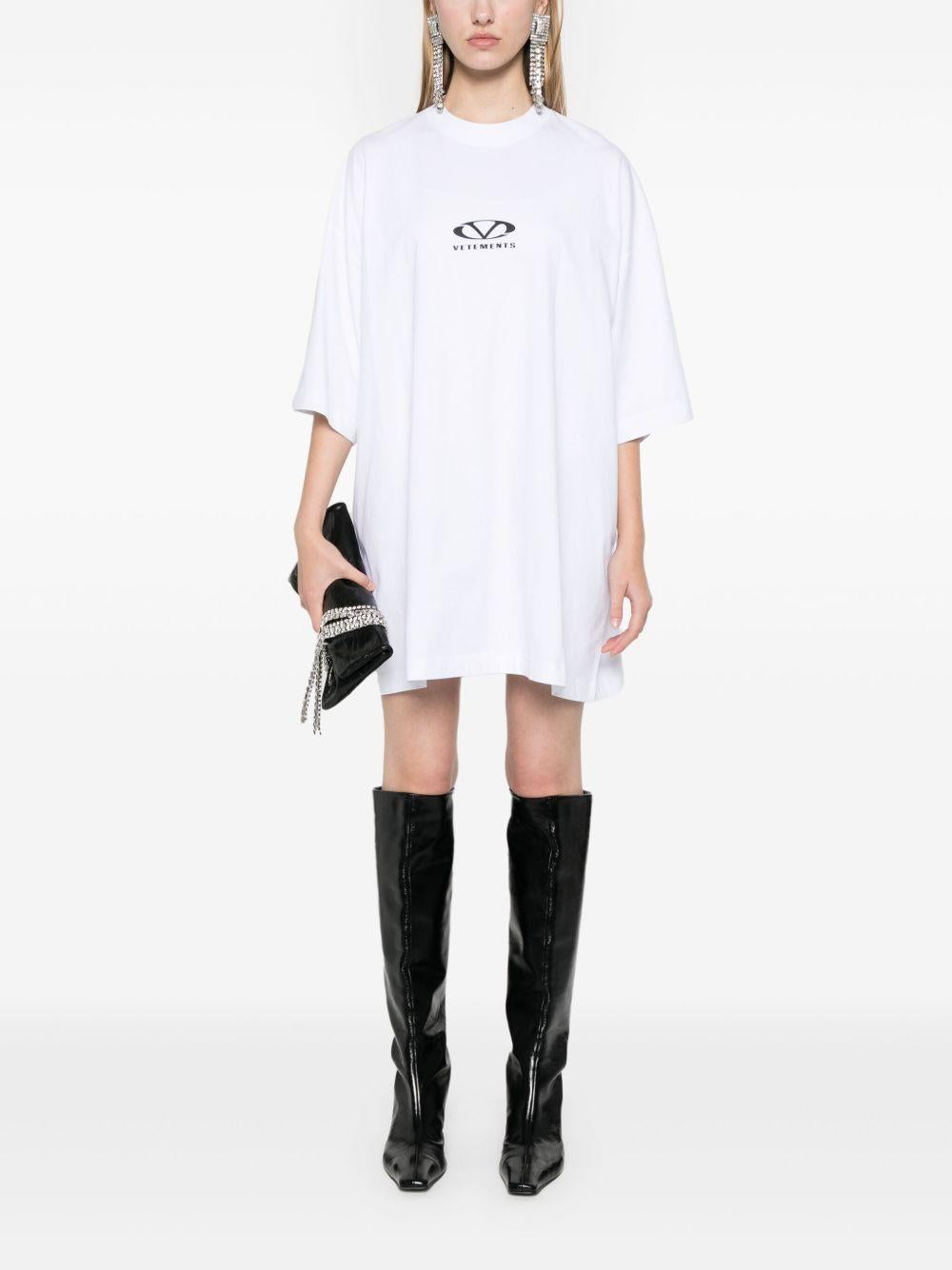 Logo-print T-shirt<BR/><BR/><BR/> UA66TR605 W VETEMENTS