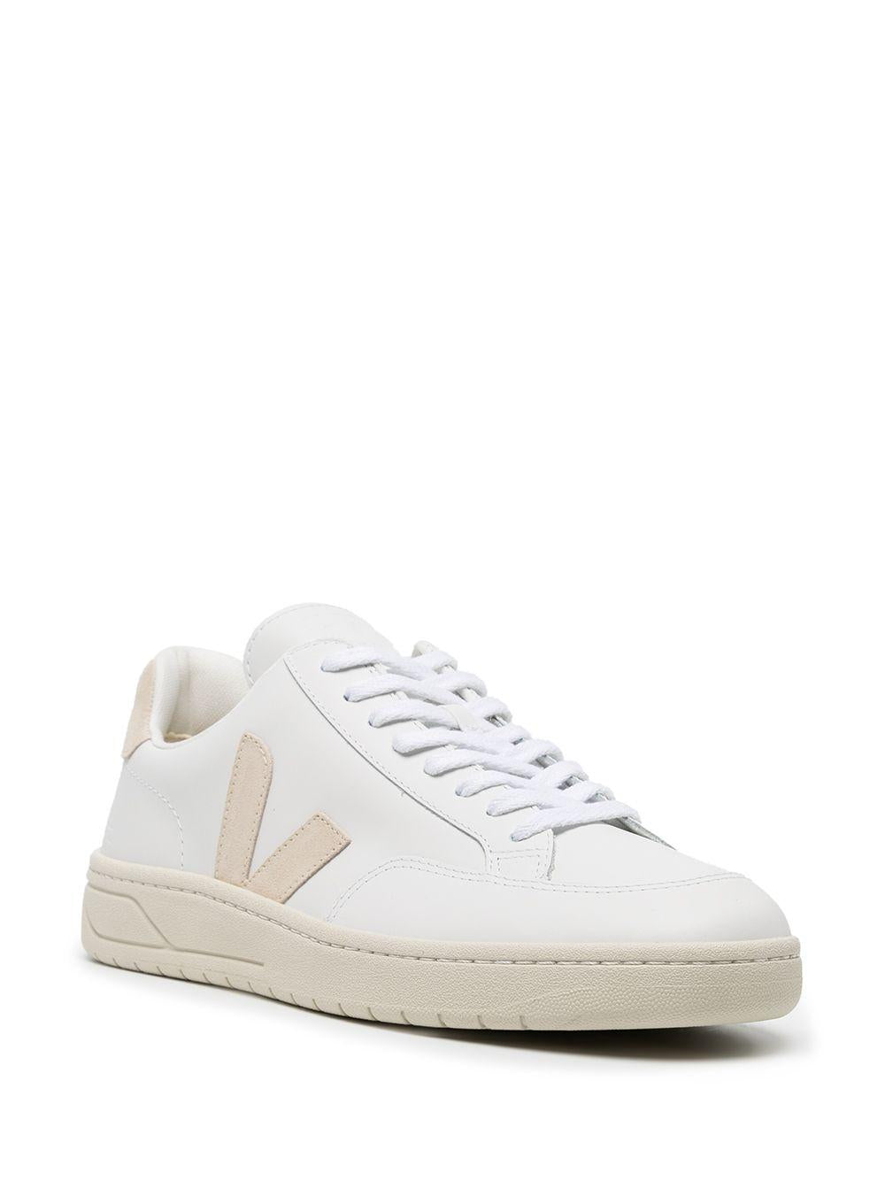 XD0202335 EXTRA WHITE/SABLE VEJA
