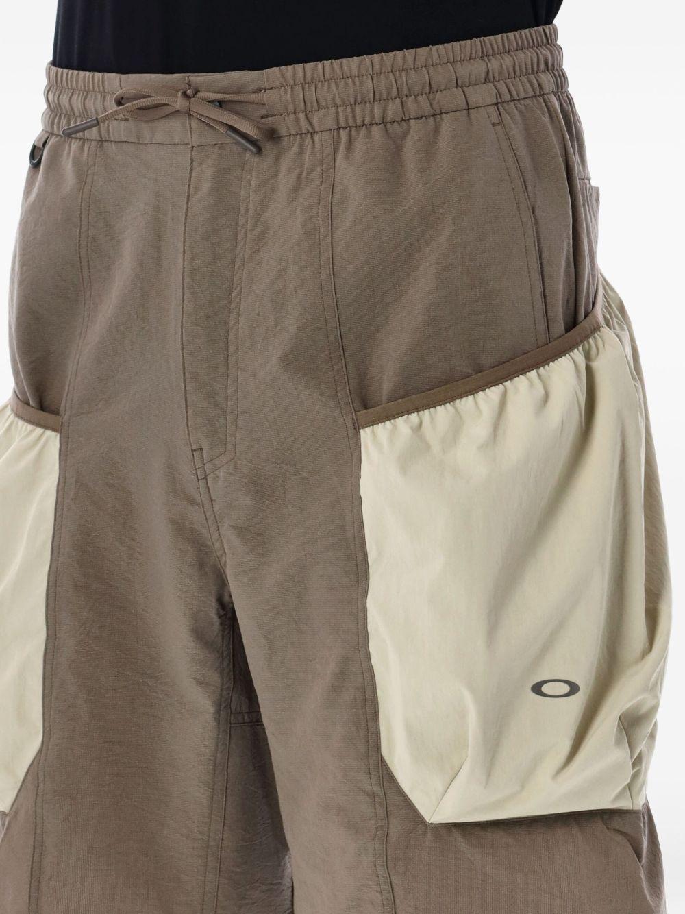 Shorts with contrasting pockets FOA407593 279 OAKLEY