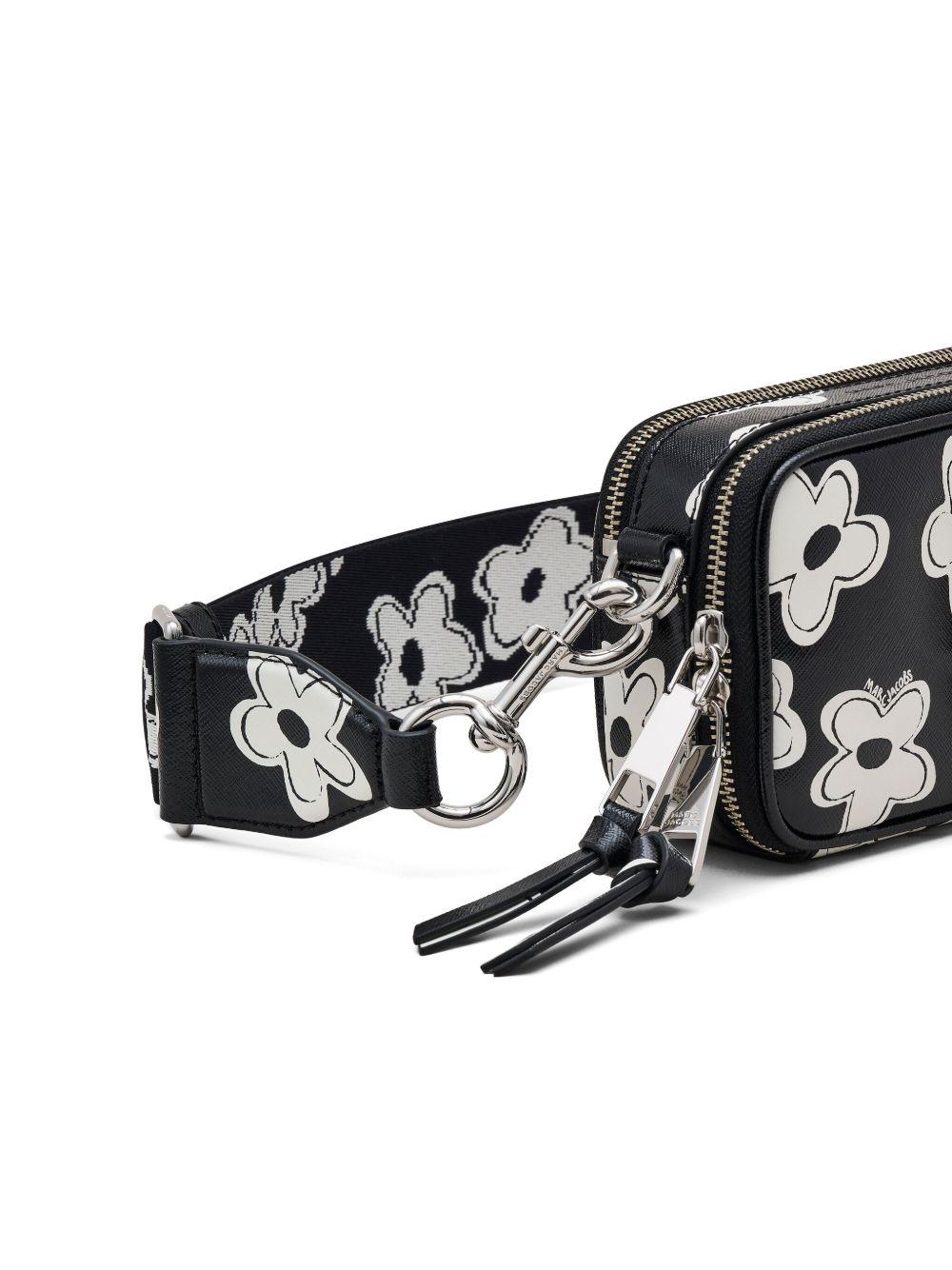 The Daisy Snapshot crossbody bag<BR/><BR/><BR/> 2S5HCR014H02 005 MARC JACOBS