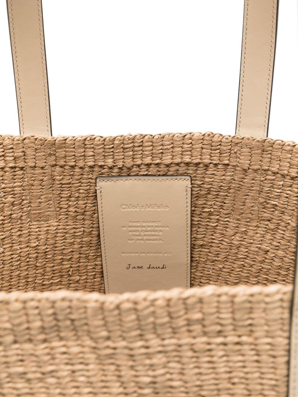 Large Horse Medal Basket in natural fibres CHC25SS591O82 22J CHLOÉ