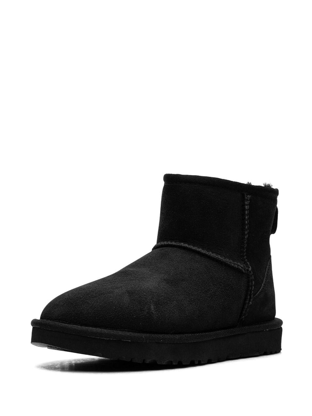 Classic Mini II boots 1016222 BLK UGG