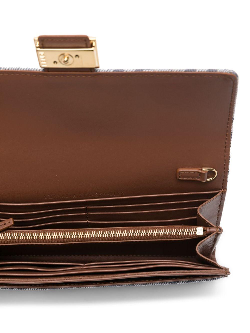 Baguette Continental Wallet With Chain 8M0365 AUT4F1SXQ FENDI