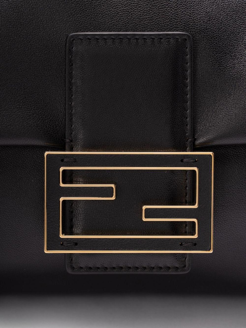 Mamma Baguette shoulder bag<BR/><BR/><BR/> 8BR834 AQ0DF0KUR FENDI