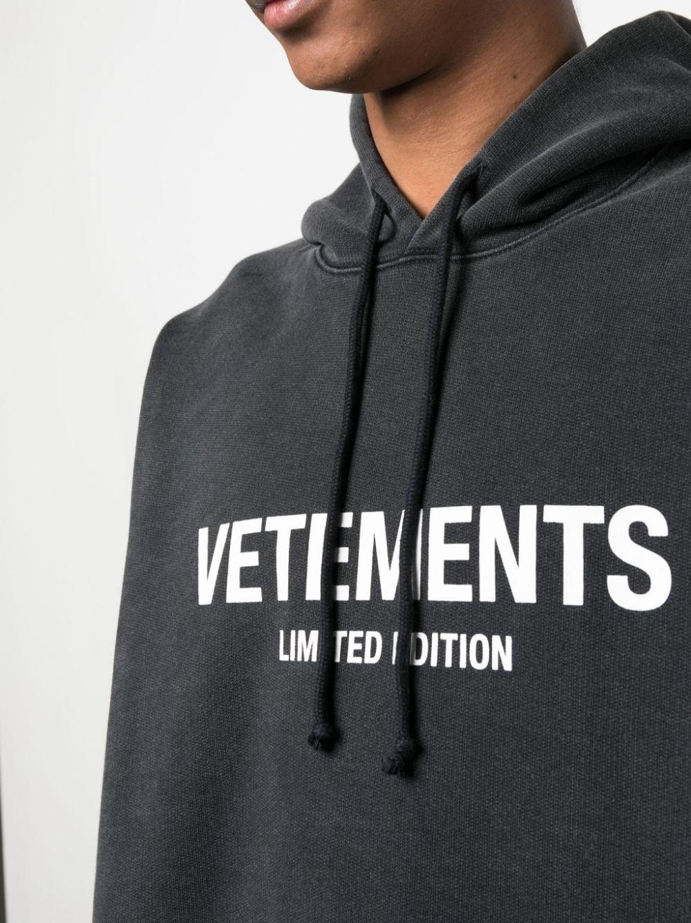 Logo print drawstring hoodie UE63HD720X BLACK VETEMENTS