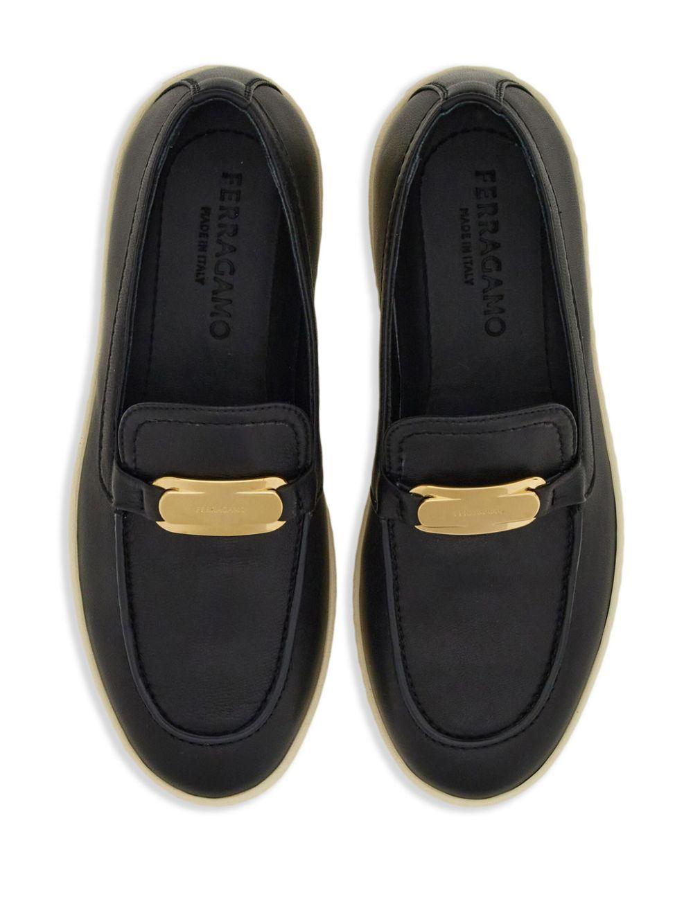 New Vara buckle loafers<BR/><BR/><BR/> CRIO 775026NERO FERRAGAMO