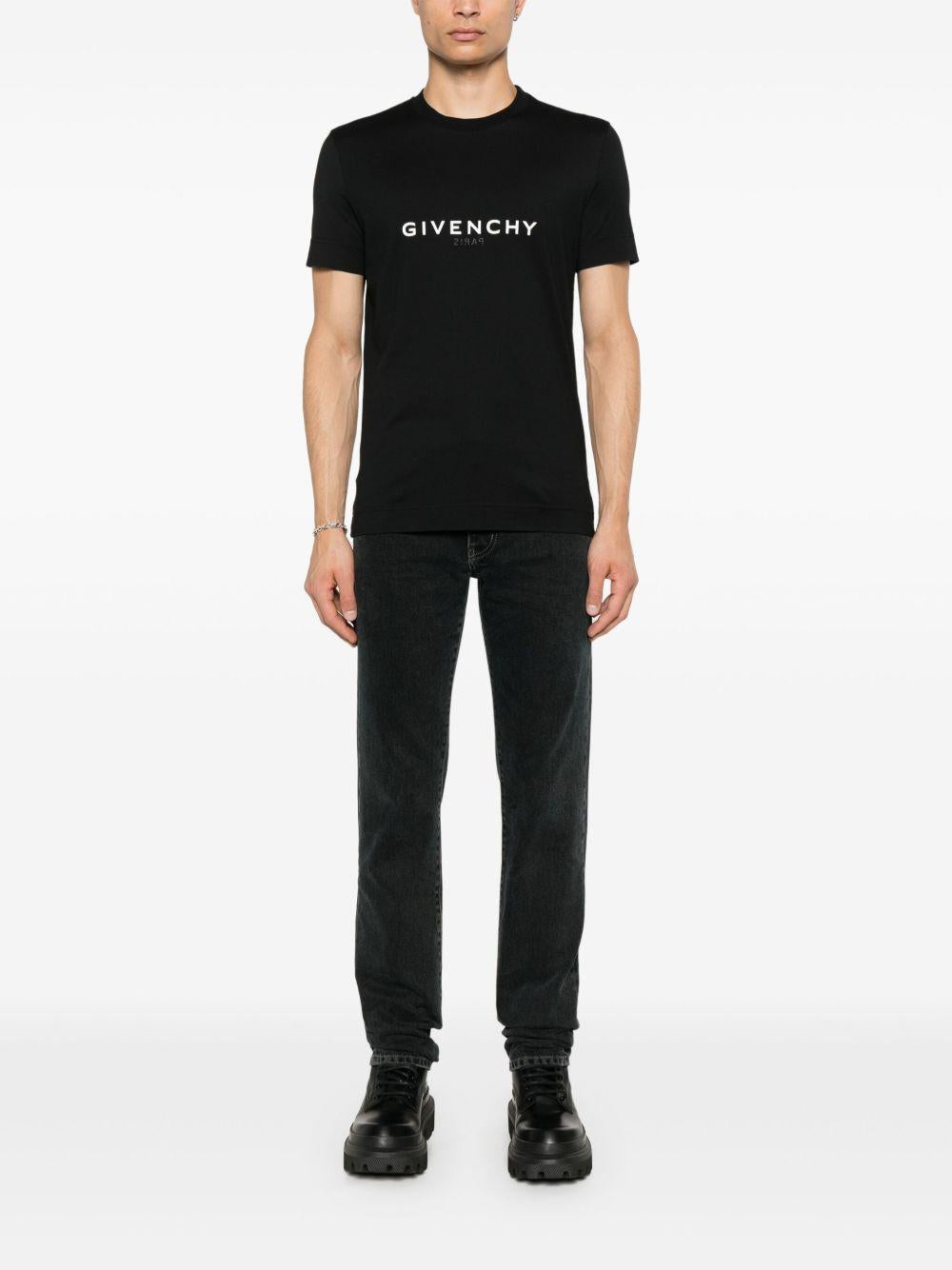 Givenchy Reverse T-shirt<BR/><BR/><BR/> BM71653Y6B 001 GIVENCHY