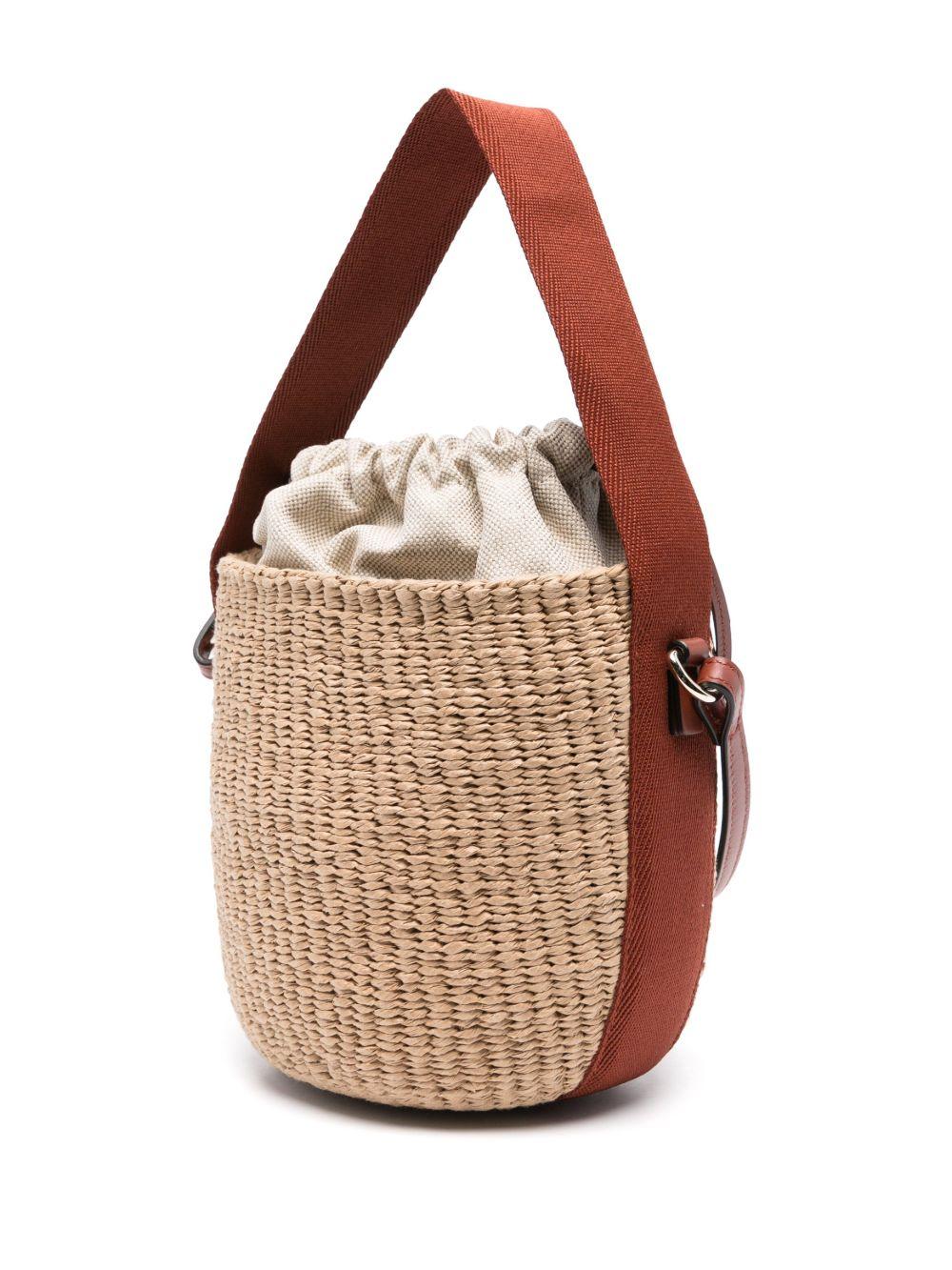 Small Horse Medal basket bag is handwoven<BR/><BR/><BR/> CHC25SS592O82 27S CHLOÉ