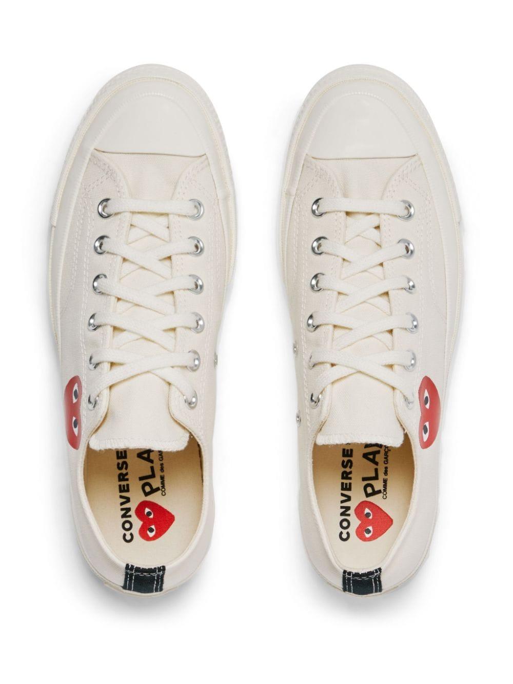 Single Heart Chuck '70 sneakers<BR/><BR/><BR/> AZK128 WHITE COMME des GARÇONS PLAY x Converse