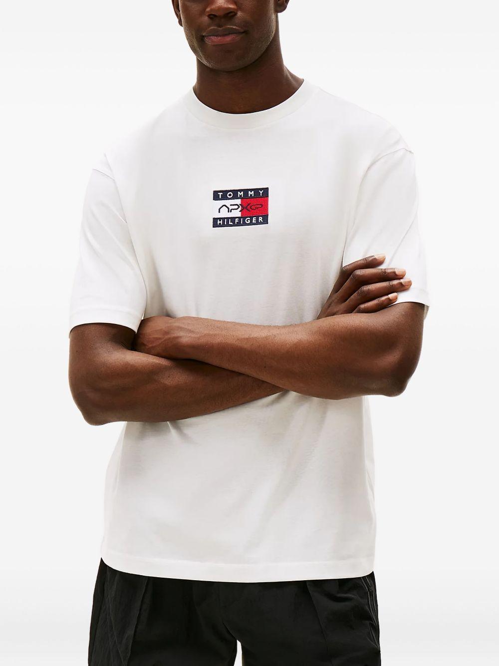 The APXGP Collection Flag Relaxed T-Shirt MW0MW41391 YBL TOMMY HILFIGER