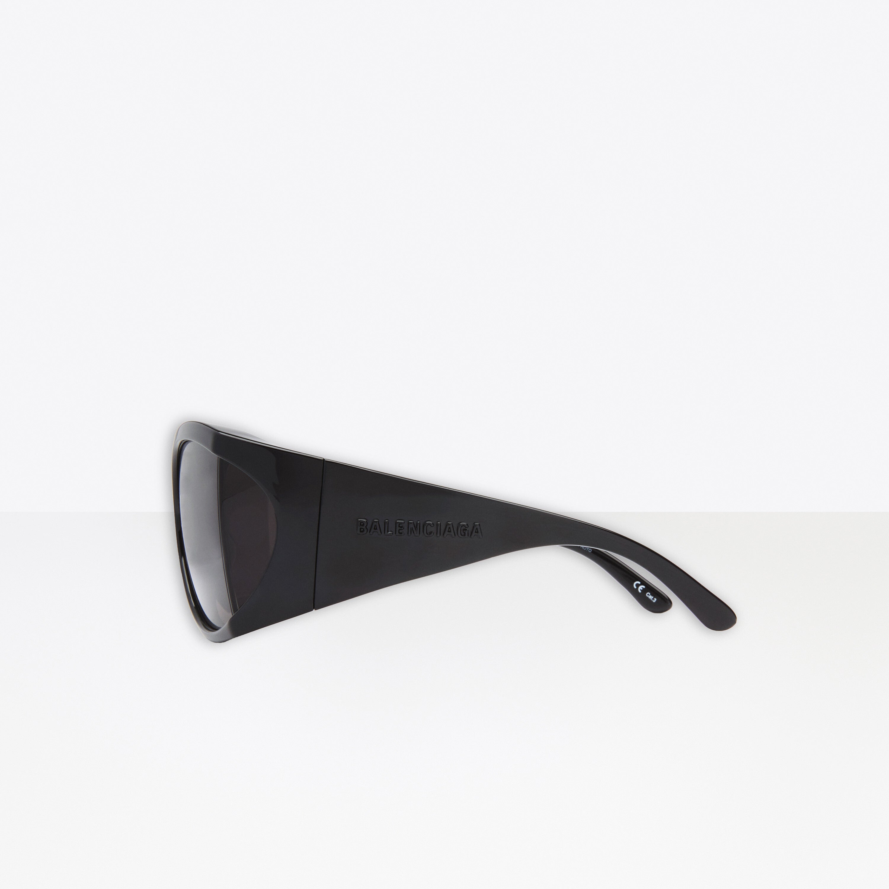 Void butterfly sunglasses with logo