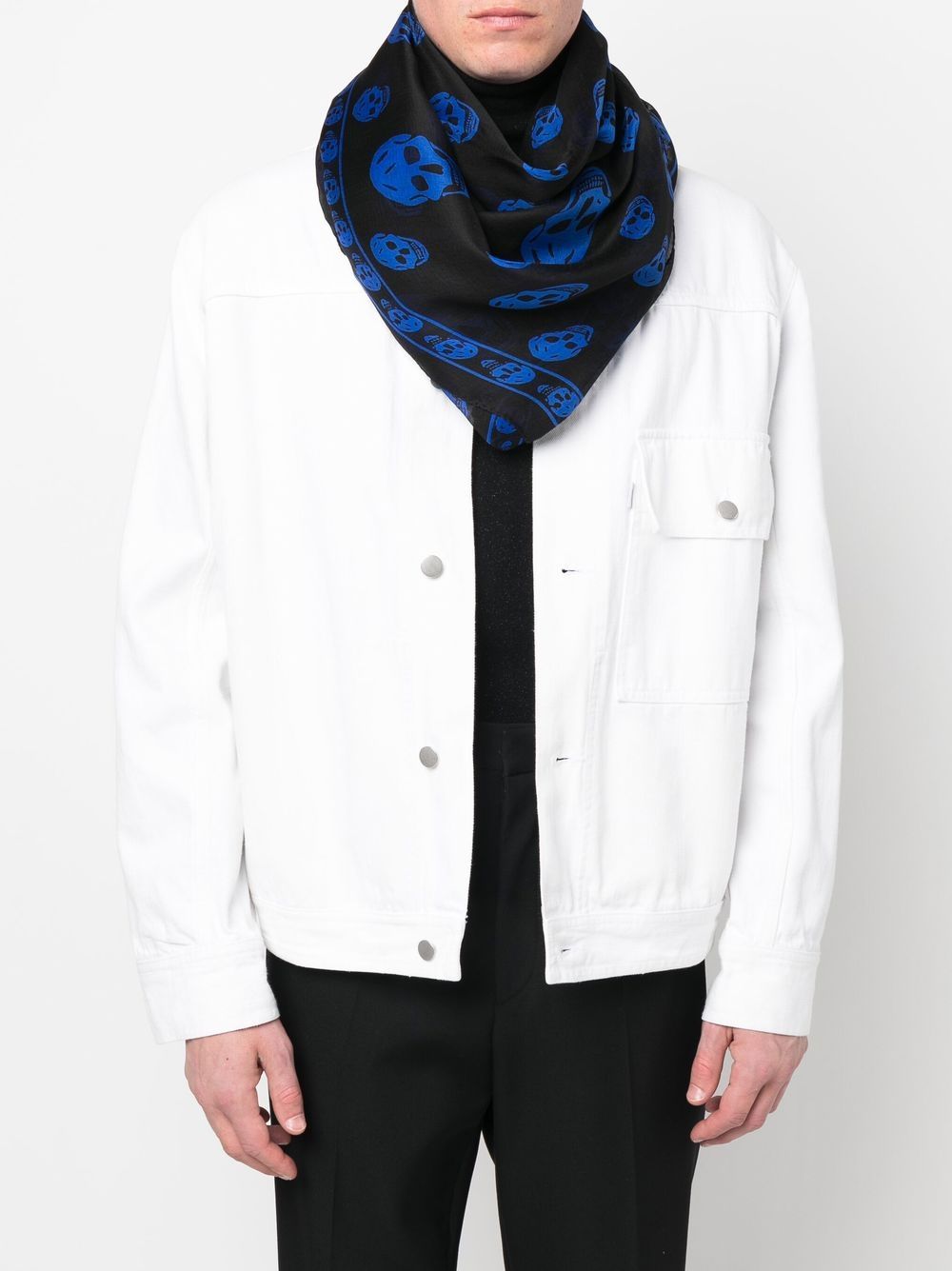 Foulard con stampa teschi all over