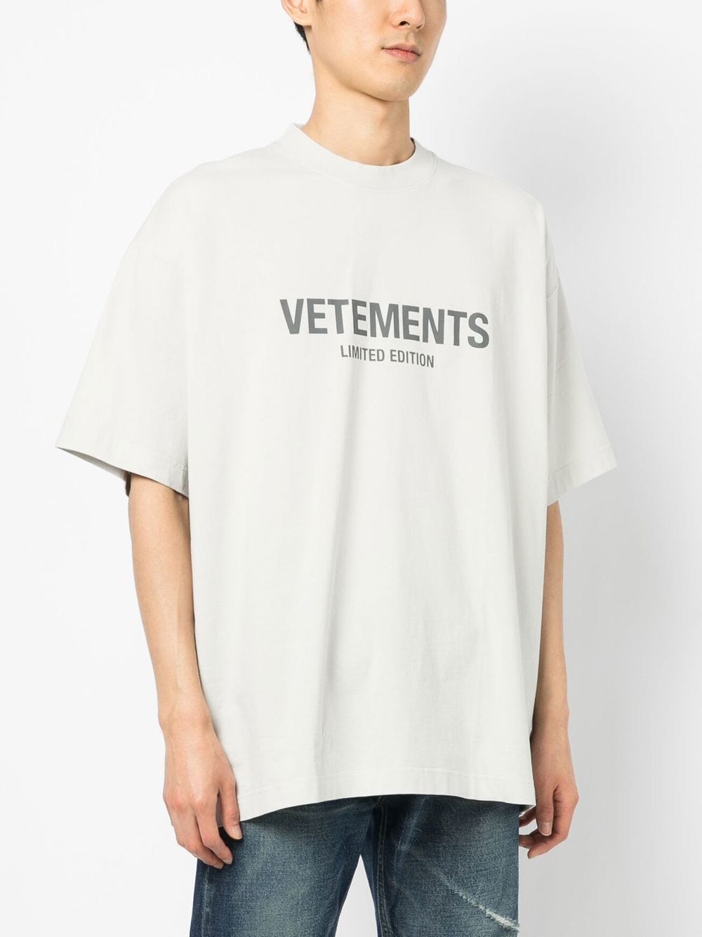 VETEMENTS UE63TR700XDIRTY